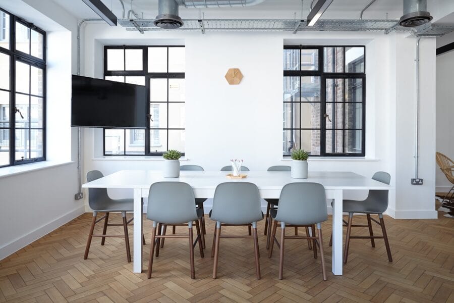 Cleaner Cleaning Supplies You Need for an Office